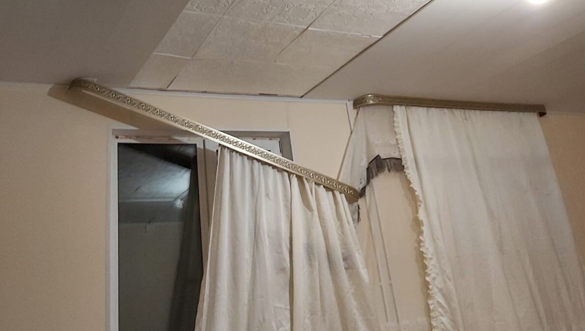 В стенах щитовой новостройки не держатся даже гвозди