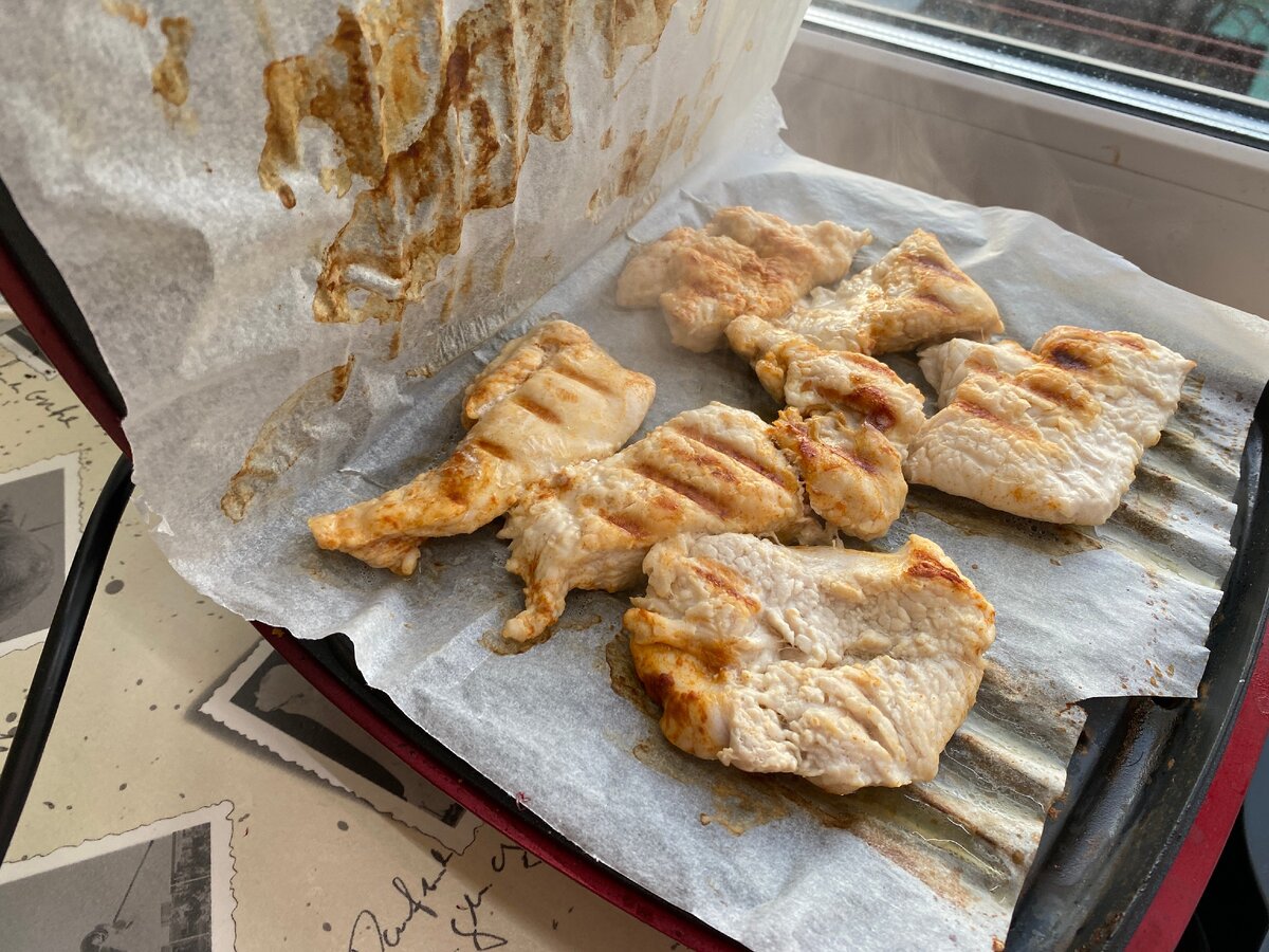 Грудку жарю на гриле, без масла