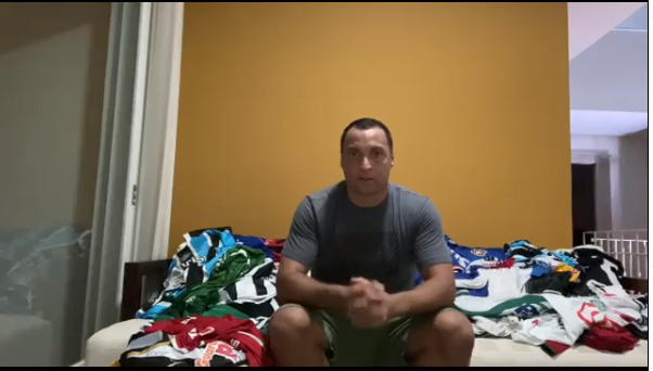 Для этого он обратился к своим подписчикам в Инстаграме