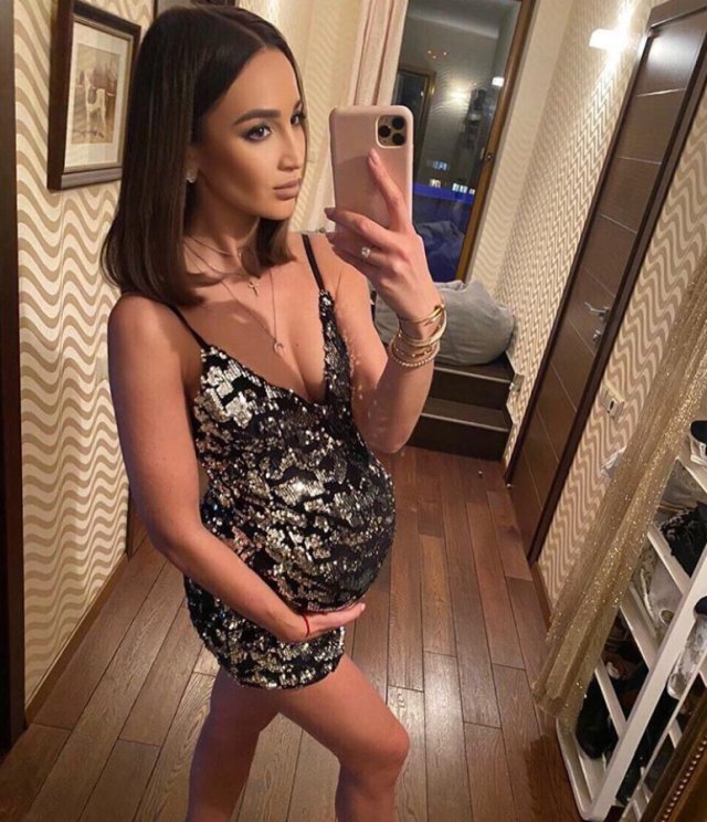 С текстом, под фото, "дава я устала скрывать я люблю тебя и хочу выйти за тебя замуж" реально ли это 