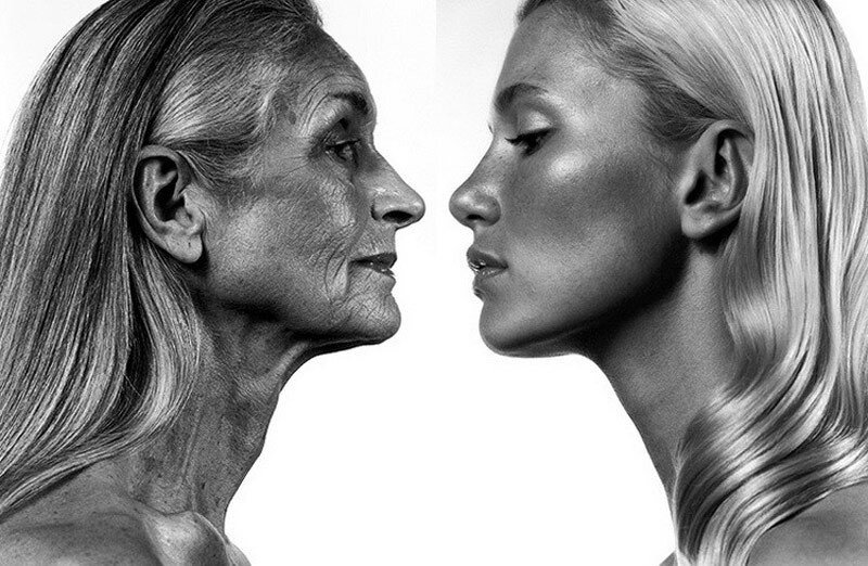  Люди стареют только потому, что видят, как это делают другие. Других причин просто нет.
Как вы думаете, чем те женщины, которые регулярно посещают косметические салоны отличаются от тех, кто этого не делает? Оказывается, женщины одного возраста и схожей консультации выглядят практически одинаково, просто одни становятся «ухоженными» старушками, а другие просто старушками.
Внутренние силы физического тела потенциальны, то есть конечный результат не предопределен – главную роль здесь играет психика.
Попросту говоря, мы не становимся старыми и больными, пока не начинаем привыкать к мысли, что это неизбежно.
Психоэнергетическая косметология – это метод поддержания, сохранения и возвращения молодости, при котором работа производится со всеми уровнями существования человека: сознанием, разумом и подсознанием, а не только физическим телом.

Для комплексного подхода необходимы три этапа: очистка, питание и защита.
Данный алгоритм работает безотказно. Далее мы обсудим алгоритм действий, но условимся об одном правиле:
Не ломайте себя. Никогда. Ни в чем. Отпускайте себя, когда становится трудно. Или просто неохота. Позволяйте себе слабость. Только так можно восстановить силу. И все у вас получится – не вы первая.
Мы будем использовать регулярные и периодические действия, которые сформируют привычку и придерживаться системы вам будет просто, потому что это станет вашим естественным поведением.
