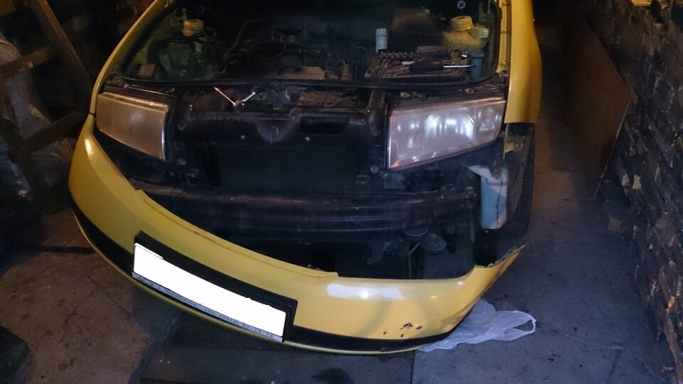 Снимать не сложно, но нужно это делать аккуратно