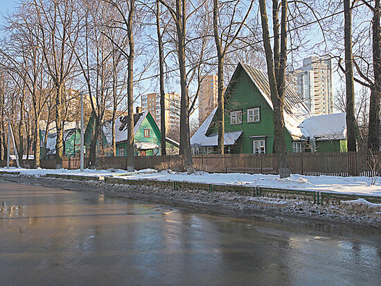 Дом в поселке художников на Соколе