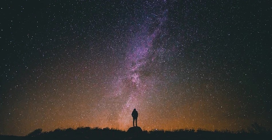 https://pixabay.com/ru/photos/%D0%B7%D0%B2%D0%B5%D0%B7%D0%B4%D0%BD%D0%B0%D1%8F-%D0%BD%D0%BE%D1%87%D1%8C-%D0%B7%D0%B2%D0%B5%D0%B7%D0%B4%D0%BD%D0%BE%D0%B5-%D0%BD%D0%B5%D0%B1%D0%BE-%D1%81%D0%B8%D0%BB%D1%83%D1%8D%D1%82-1149815/