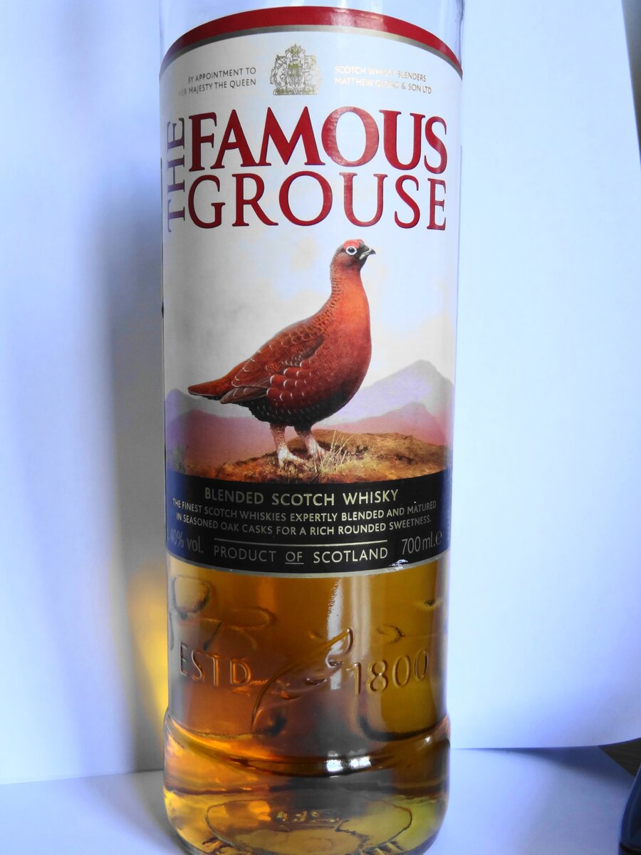 Famous grouse 1л. Famous Grouse виски. Фэймос Граус 0,7 Смоки Блэк. Виски известная куропатка. Рыжая куропатка виски.