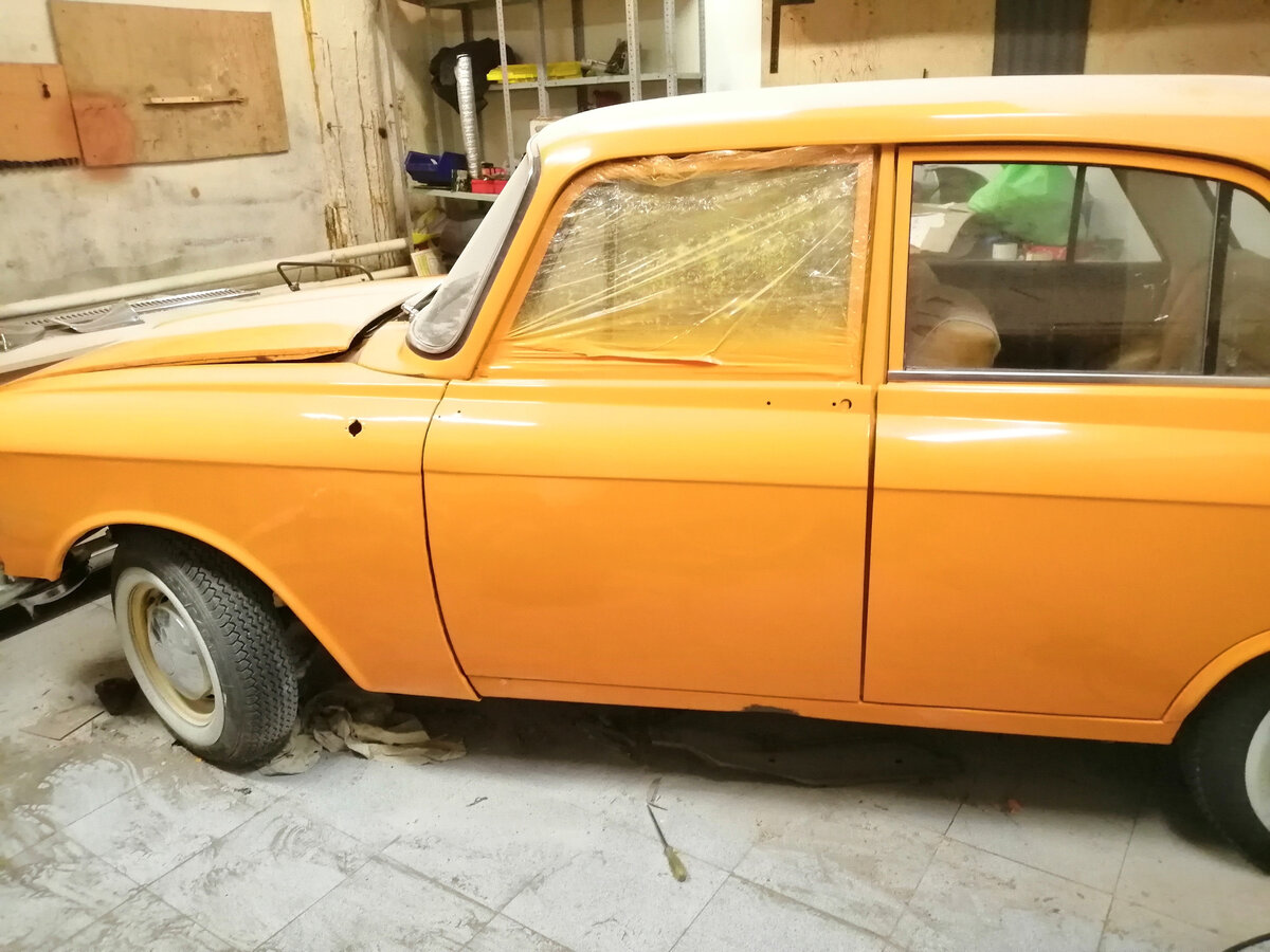 Москвич в цвете Апельсин Иж 28