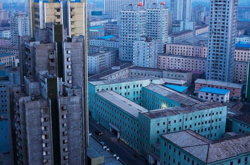 Что-то тут скучно и серо как и в моем городке. А как у вас? 