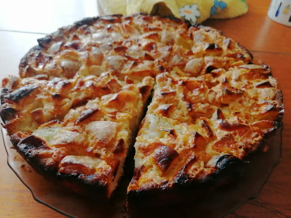 Лёгкая и вкусная шарлотка