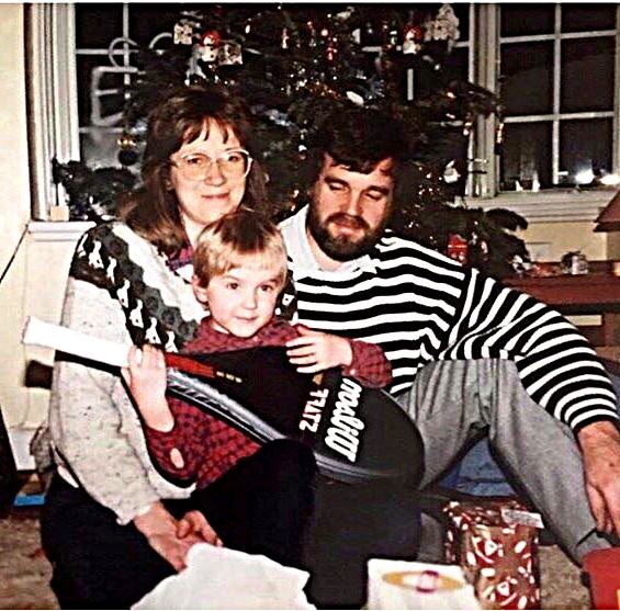 Том с родителями. Фото с vk.com