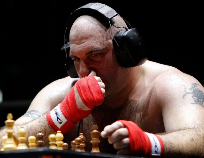 Скажите ему, что он ботаник, раз шахматами занимается