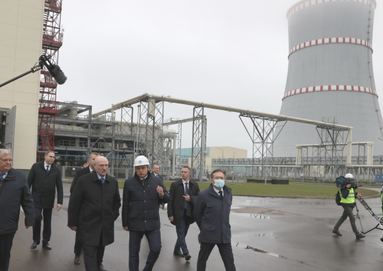 Александр Лукашенко официально открывает Белорусскую АЭС.