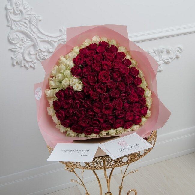 Букет из 121 Розы в форме Сердца