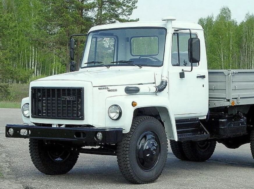 Базовый ГАЗ-3309 имел платформу с тремя откидными бортами. Адрес иллюстрации: https://avatars.mds.yandex.net/get-zen_doc/1707183/pub_5d1366d7723a7d00af0dc320_5d1373202d3c7a00afaccd2b/scale_1200