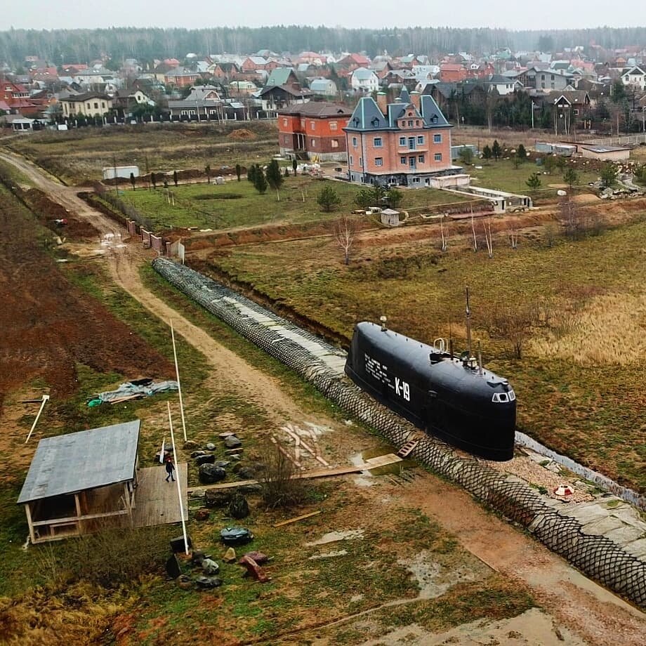 Подлодка к 19. Подводная лодка к-19 в Мытищах. Памятник подводной лодке к-19. Памятник подводной лодке к 19 в Подмосковье. Деревня Никульское подводная лодка.