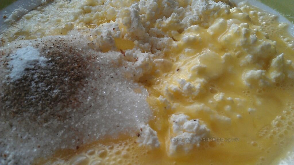 Готовим домашние коржики с творогом и медом