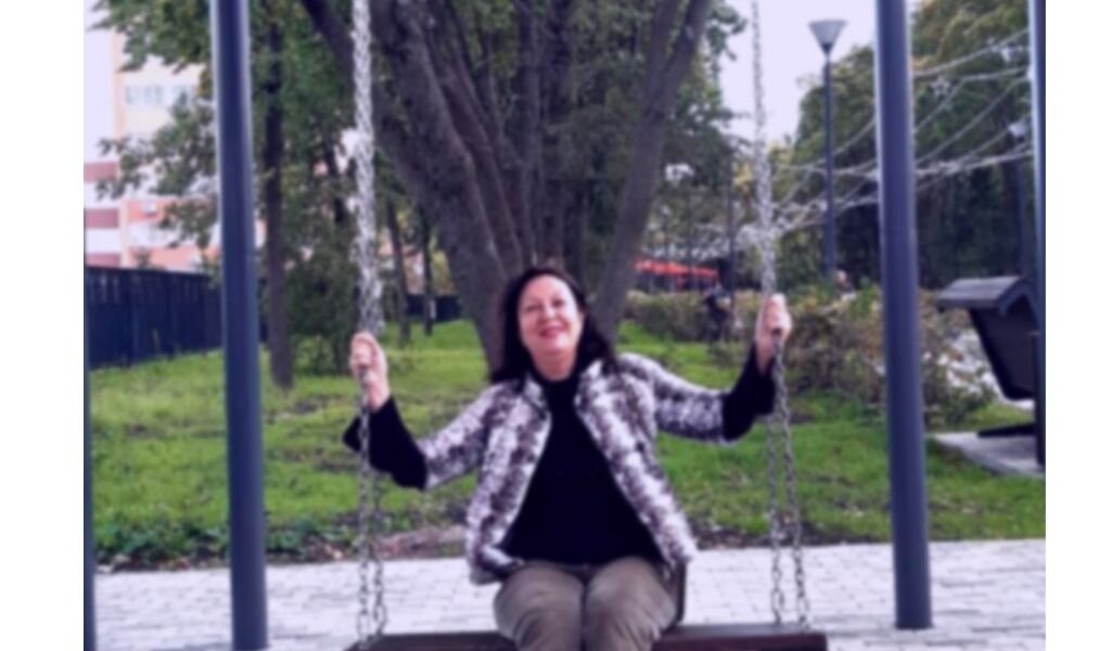            "Ужасно" довольный автор раскачивает себя в новом парке))