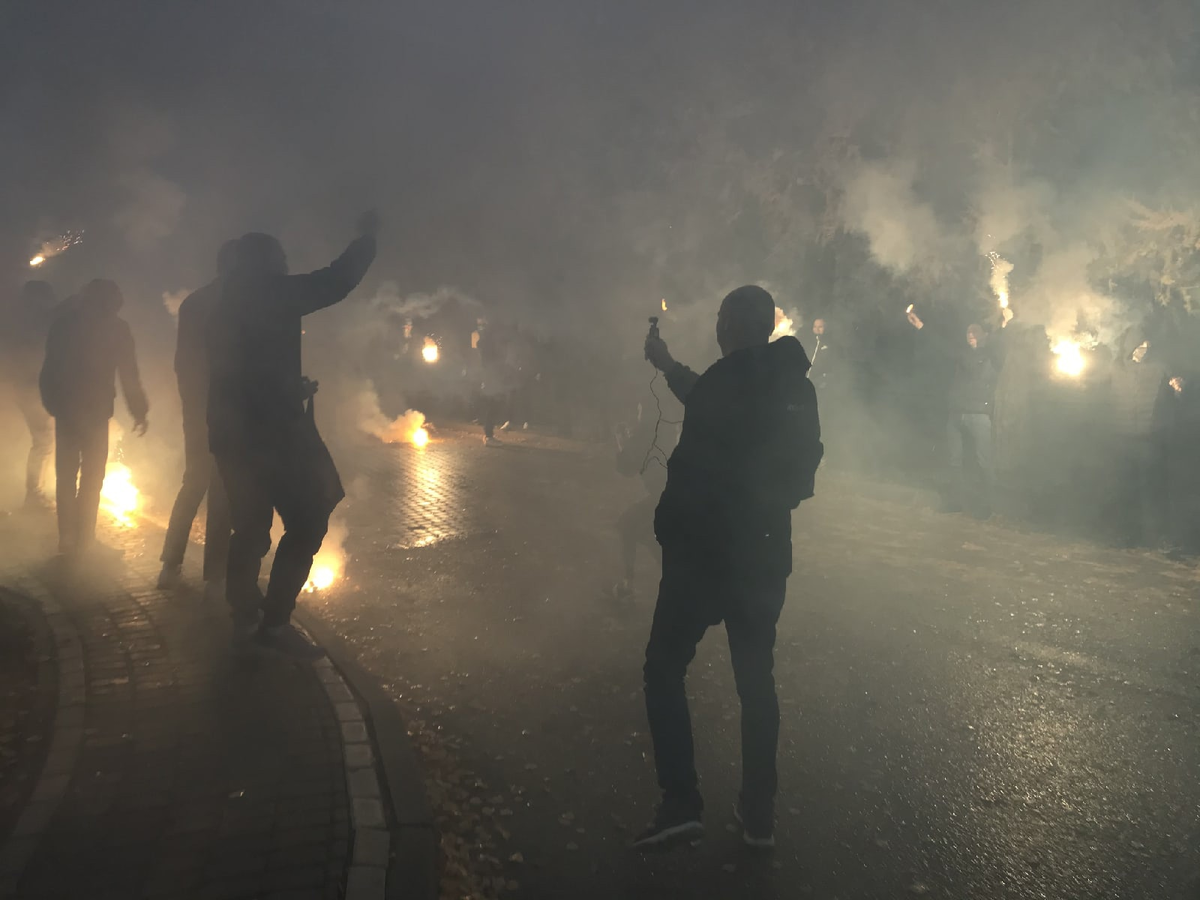 Фанаты Динамо провожают команду на игру