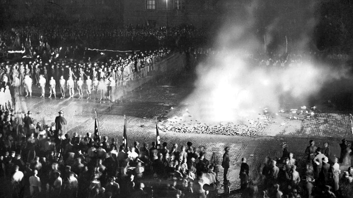 Сожжение книг в Германии 