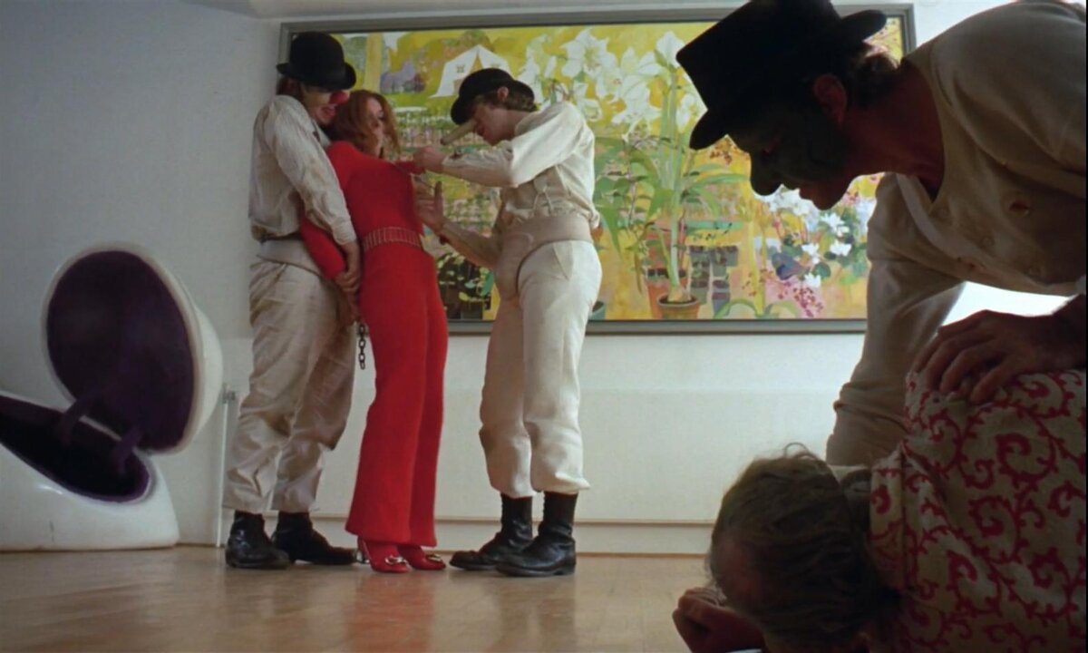 Кадр из фильма Стэнли Кубрика «Заводной апельсин». Источник: pinterest.ru