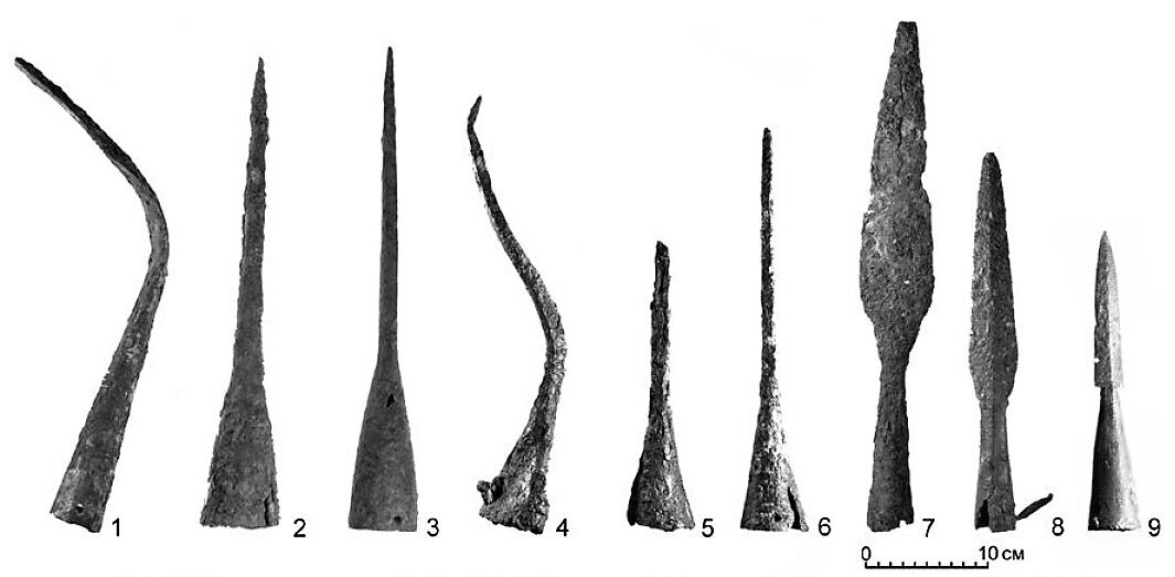 Наконечники копий, найденные при ракскопках. 2, 3, 5, 6, 9 - пики.