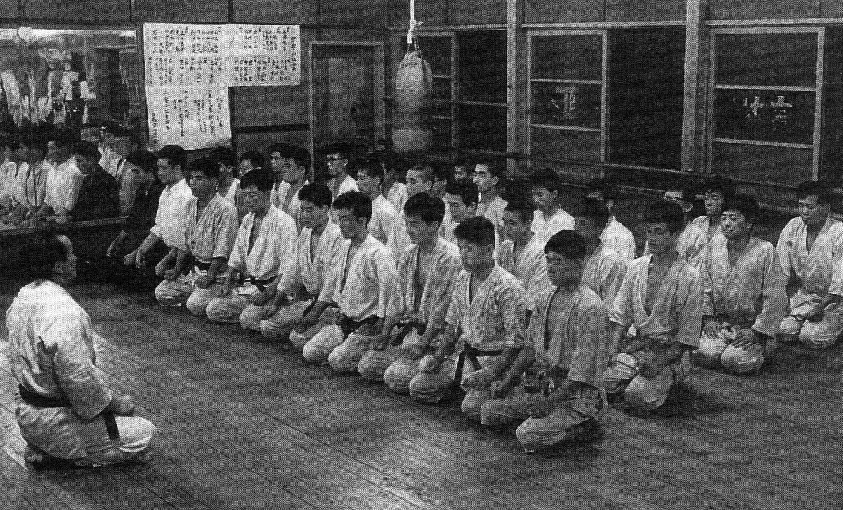 Старое карате. Фото с сайта http://pruebadeimportacin.blogspot.com/2009/11/