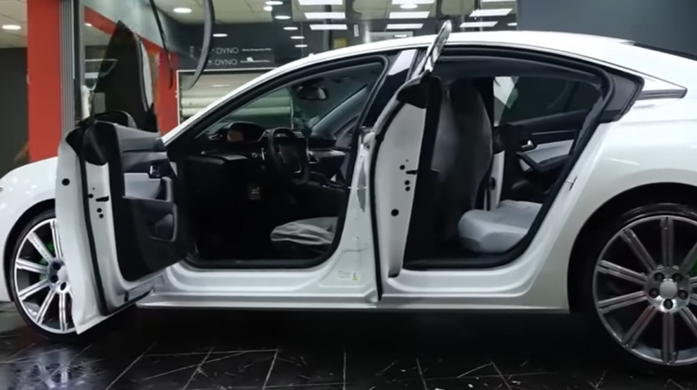 Будет ли работать АвтоВАЗ в 2022 году. На Ладу Весту могут поставить полный привод и турбонаддув. Цены стали больше на 247 тысяч