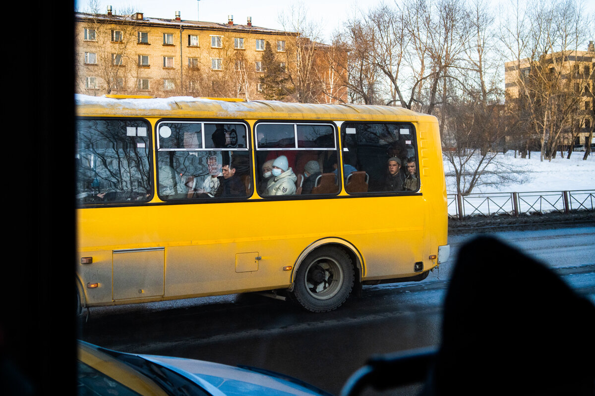 Будничный транспортный ад: «Верблюд» попытался уехать из разных районов  Иркутска в час пик | Верблюд в огне | Дзен