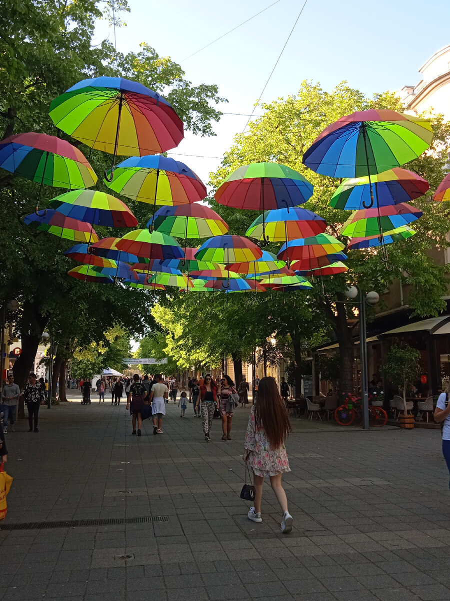 Бургас, Александровская улица. Весна 2022г.