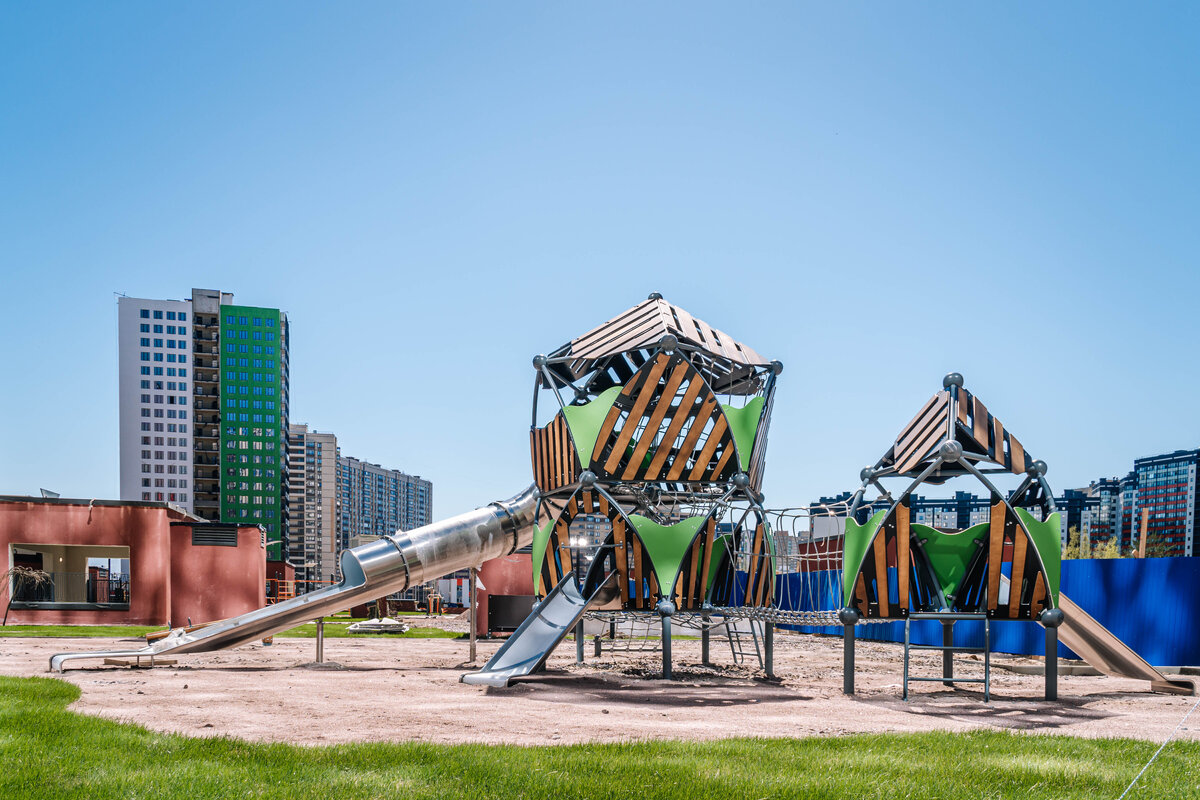 Что ж, с преимуществами разобрались. Но где найти свое жилье так, чтобы еще и не прогадать с локацией и сэкономить, отложив на покупку машины?