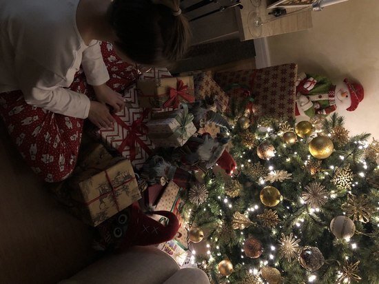     В конце письма и на конверте обязательно нужно правильно указать свой полный почтовый адрес с индексом. Фото: «МК в Питере»