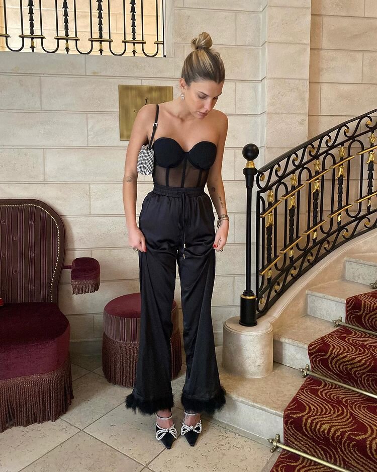    Корсет + атласные брюки - пикантное сочетание для новогодней ночи@audreyafs