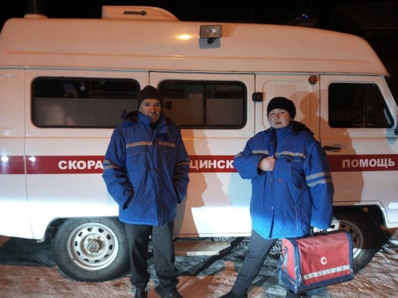    Врачи скорой помощи в Кондинском районе разбудили спящую женщину во время пожара