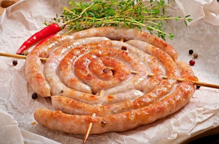 Как приготовить колбаски в духовке в натуральной оболочке