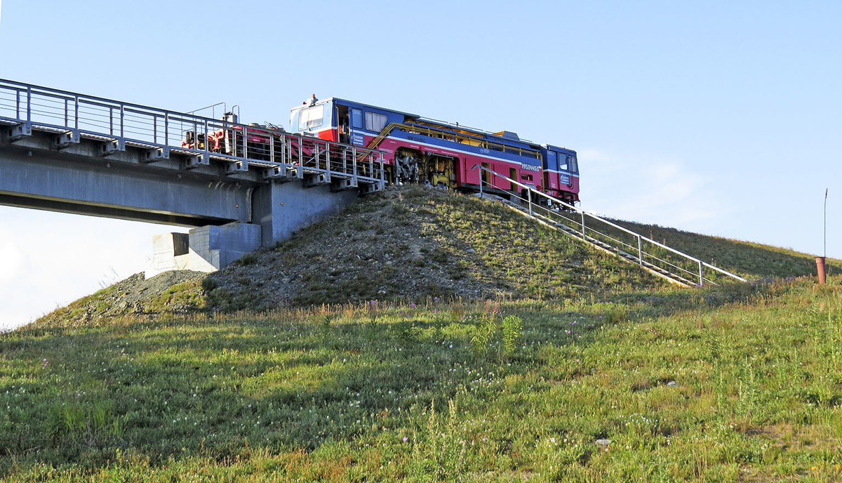 северная железная дорога тепловозы. самая северная железная дорога. западный шпицберген. обская — бованенково — карская. тепловоз di 4.
