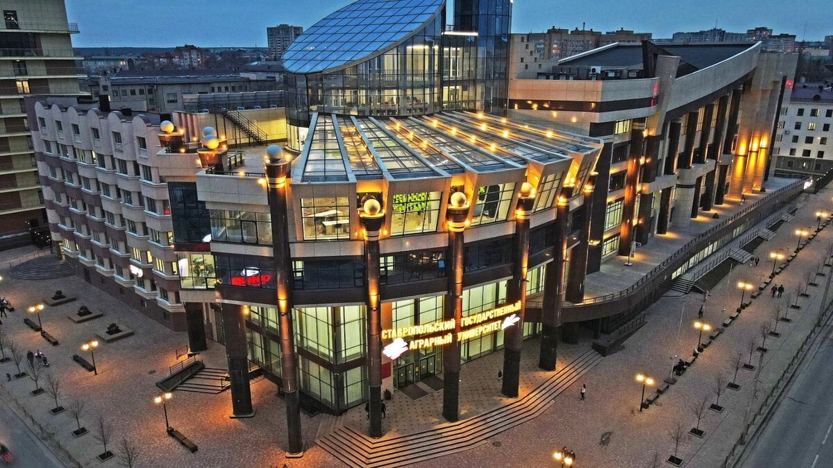     Работа по преобразованию структурных подразделений начнется в 2023 году. Переход к новому организационно-учебному формату будет реализован в рамках трансформации образовательных процессов вуза.