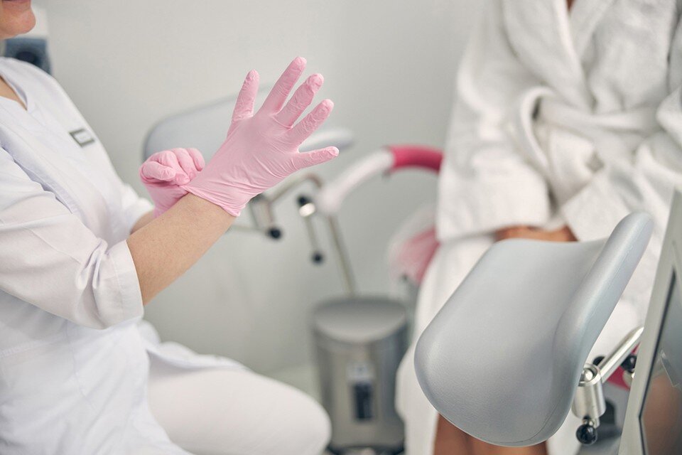    Прием ведут акушеры-гинекологи, прошедшие повышение квалификации по возрастным аспектам в гинекологии детей и подростков. Фото: elements.envato.com