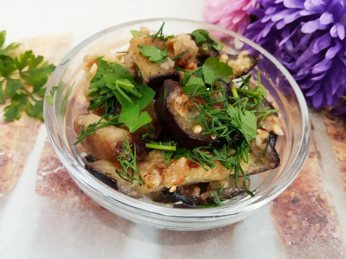 Баклажаны тушеные в сметане