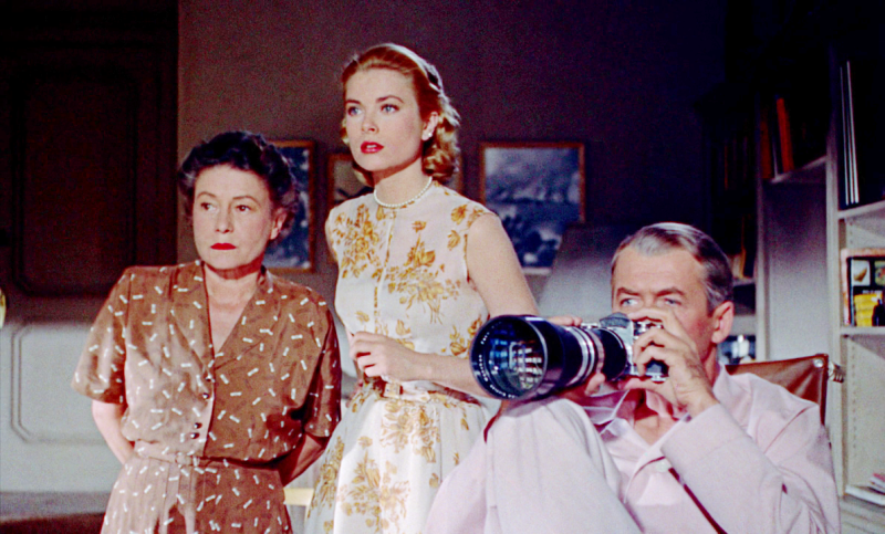 Кадр из фильма «Окно во двор» 