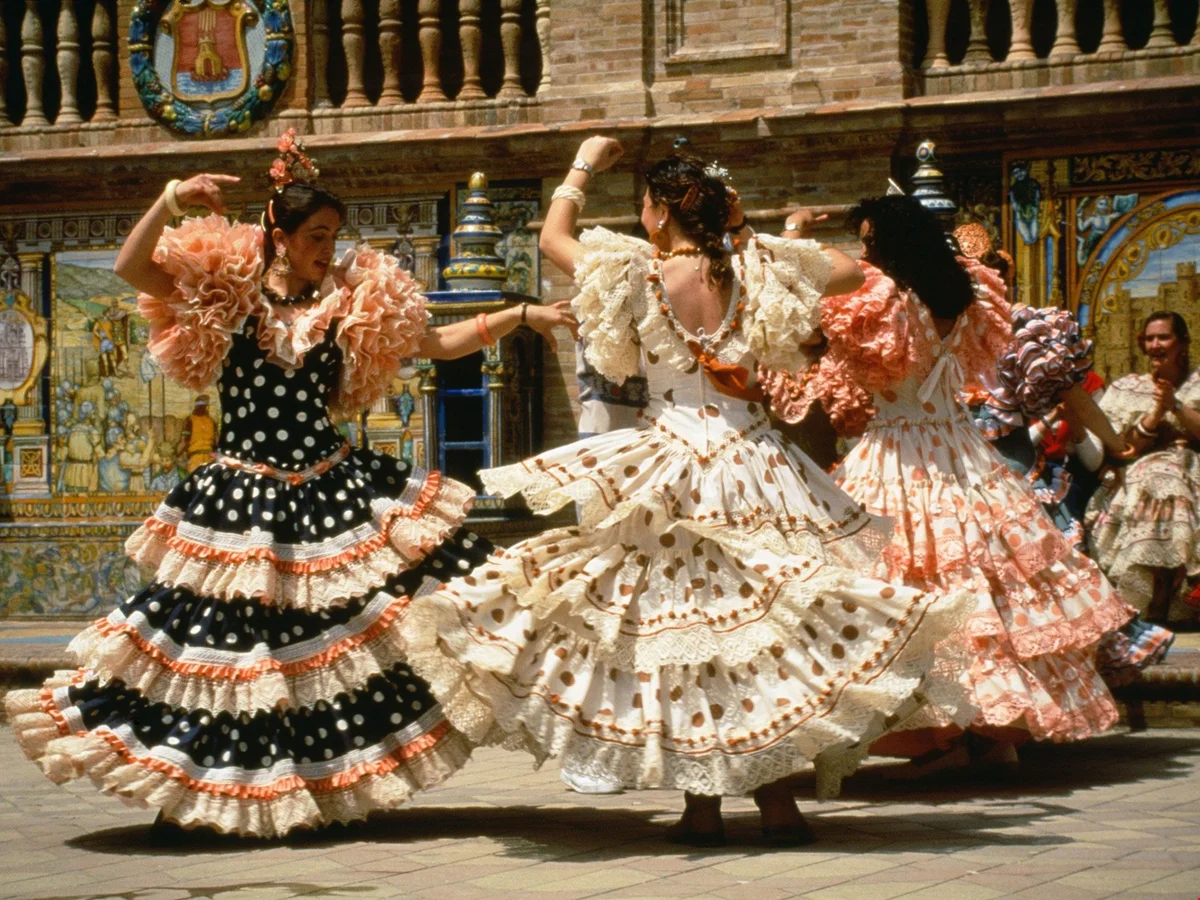 Сарабанда это старинный. Испания фламенко. Андалусия Испания фламенко. Испанский танцор фламенко. Культура Испании фламенко.