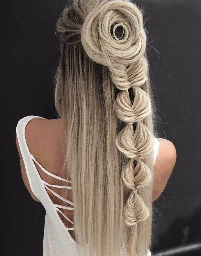 Эффектно выглядит на волосах любого цвета