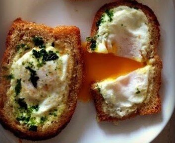 яйца в хлебе