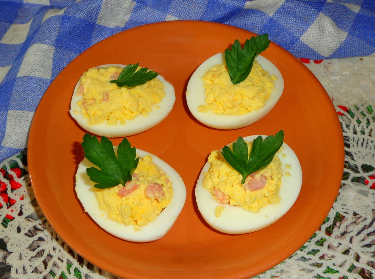 Яйца, фаршированные креветками