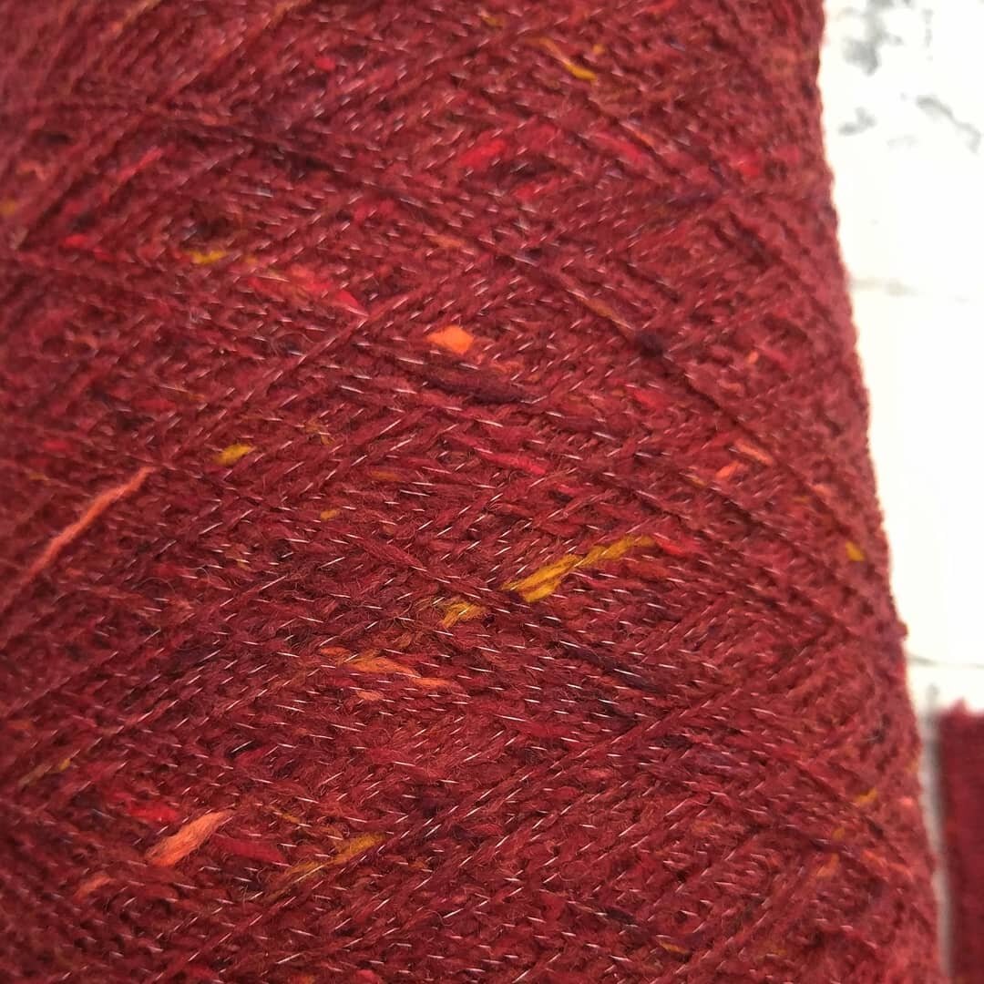 Красивая и нежная ниточка популярного твида Шервуд