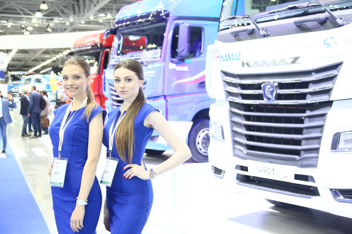 Девушки и КАМАЗы — фотоподборка с COMTRANS 2019 | KAMAZ-online | Дзен