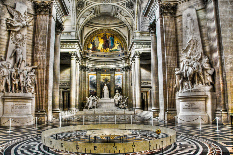 У туристов Пантеон вызывает большой интерес, прежде всего, как музей 