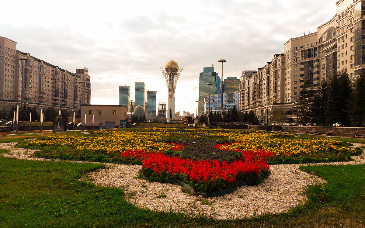 монумент «Байтерек»