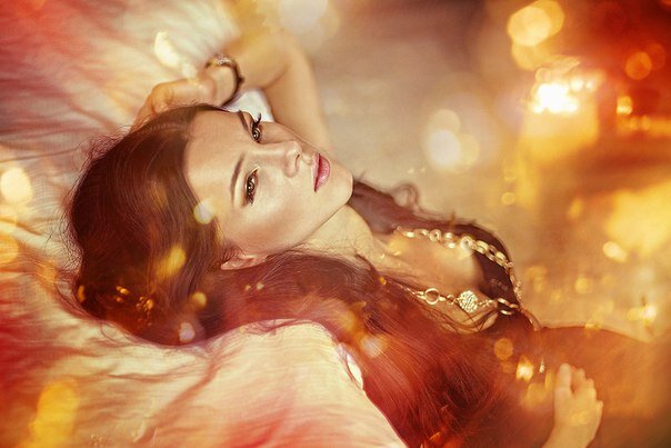 Благоразумие и любовь несовместимы. 
(Плутарх)