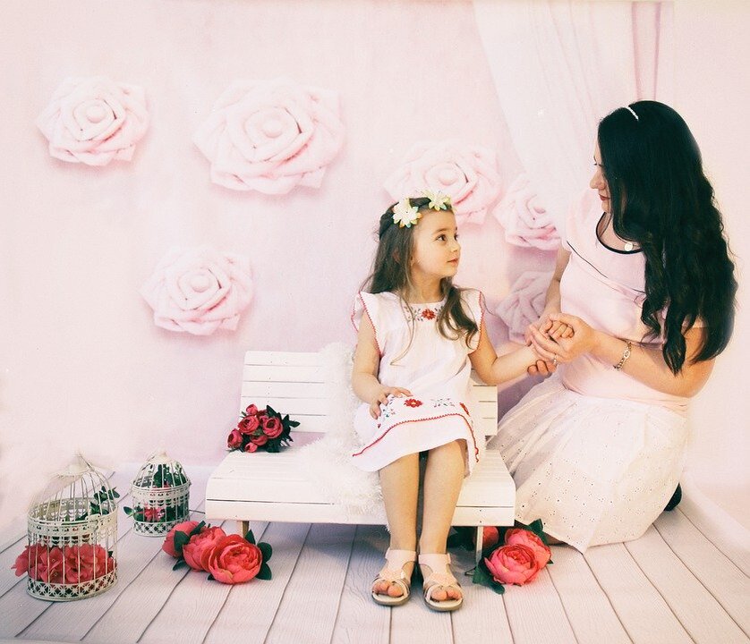 https://cdn.pixabay.com/photo/2019/05/15/15/40/mom-4205250_960_720.jpg