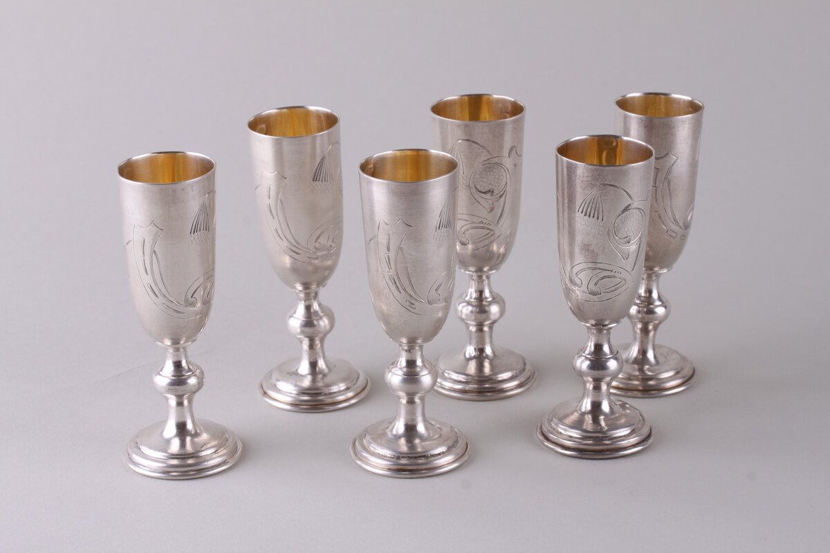 Комплект рюмок в стиле модерн. Серебро 84 пробы. Российская империя, 1908-1917 гг.