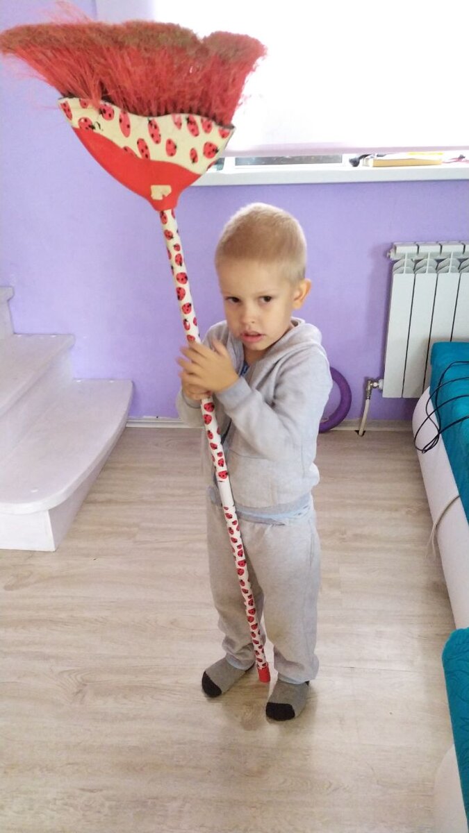 Оборонительная позиция у моего ребенка - не редкость. Он и ударить может.